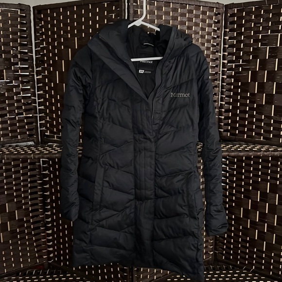 Marmot Jackets & Blazers - Black Marmot winter coat. Mid length.